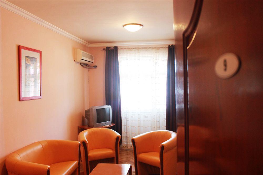 Vila Ile De France Novi Sad Exterior foto