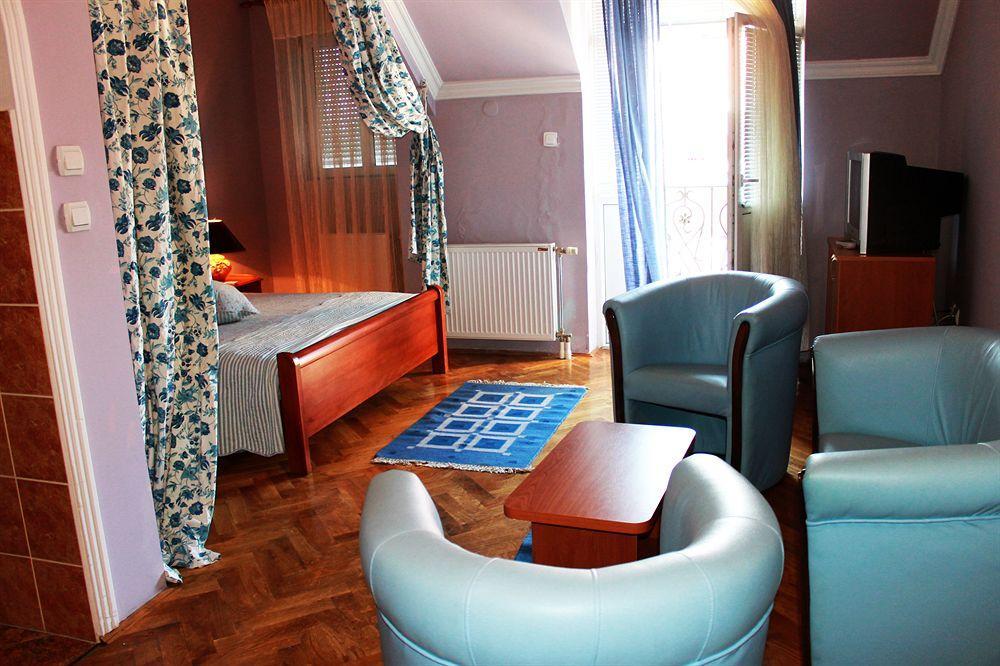 Vila Ile De France Novi Sad Exterior foto